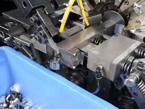 發(fā)條生產特寫